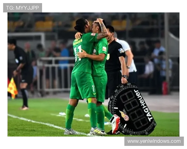 国安防线表面稳固实则脆弱,防守混乱问题逐步反映于比赛走势 国安防线表面稳固实则脆弱,防守混乱问题逐步反映于比赛走势